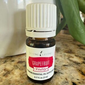 Young Living Grapefruit Vitality Essential Oil - Red and White